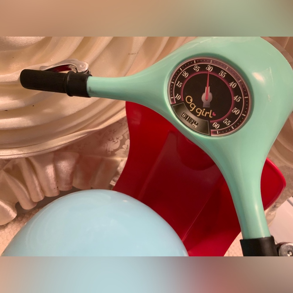 TOY SCOOTER AND HELMET BY BATTAT INC. - Picture 9 of 10
